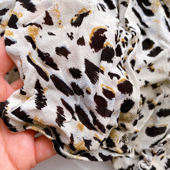 π BOHO LEOPARD SHORT SLEEVE TOP! - Picture 5 of 7